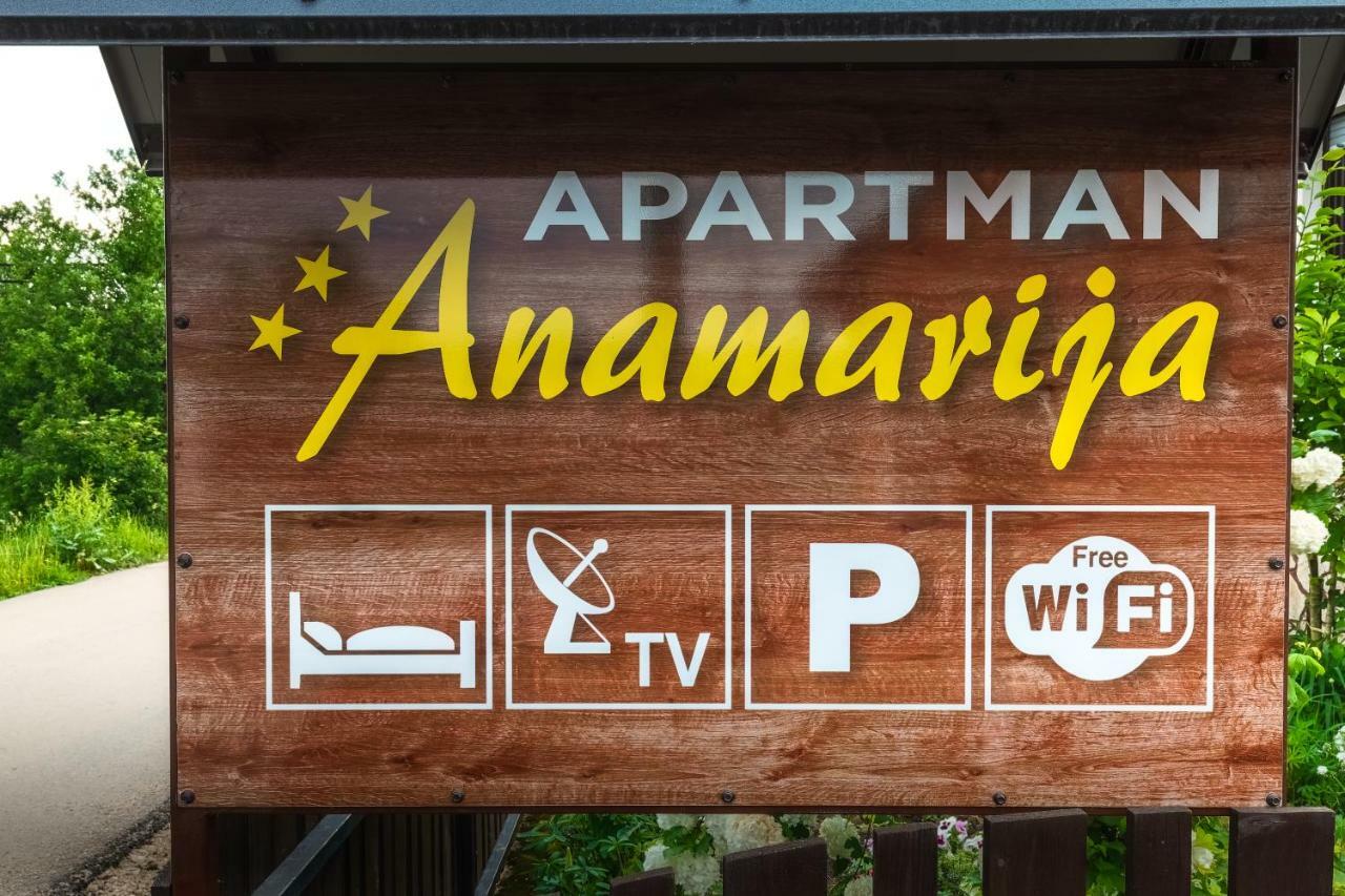 Anamarija Apartments Licko Petrovo Selo Exteriér fotografie